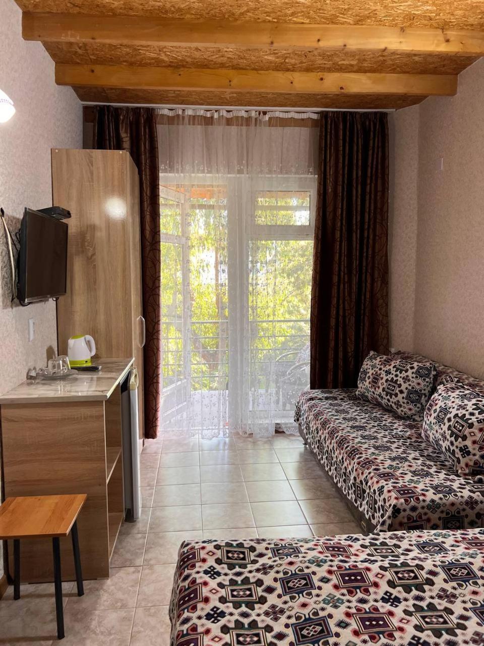 Podsolnukhi Guest House Cholpon-Ata Extérieur photo