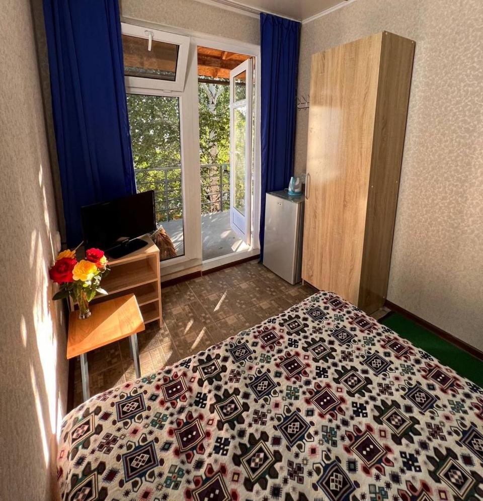 Podsolnukhi Guest House Cholpon-Ata Extérieur photo